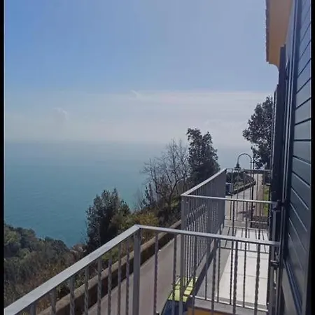 Montemare بيت ضيافة