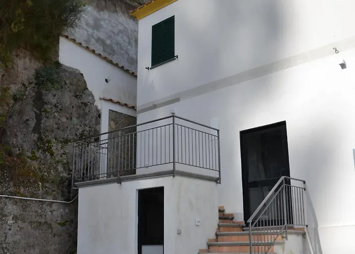 Montemare أمالفي