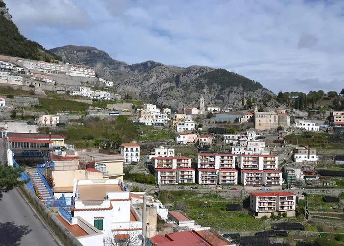 Montemare أمالفي